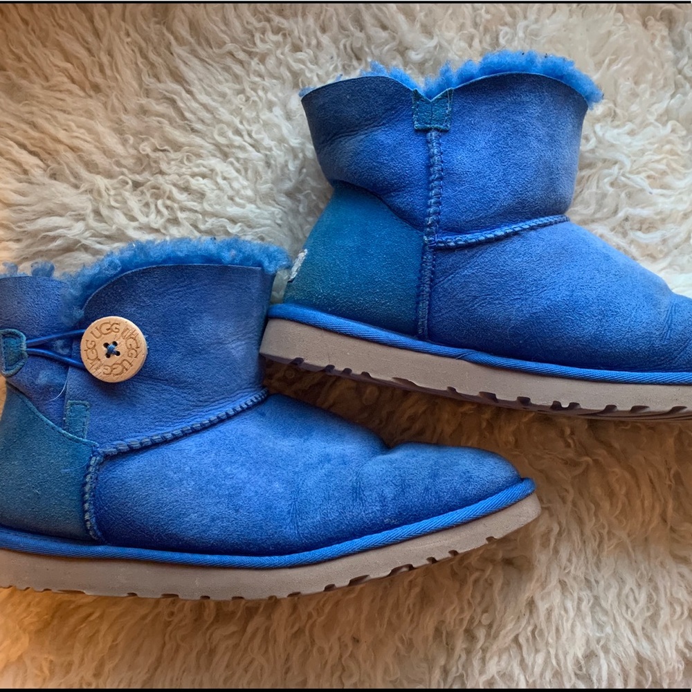 UGG Ankle-Length Bailey Button Blue